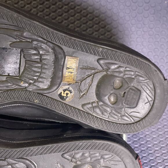 DEMONIA Deviant-05 Shoes Women Size 7 Black Red Goth Sneakers Christmas - Picture 9 of 10